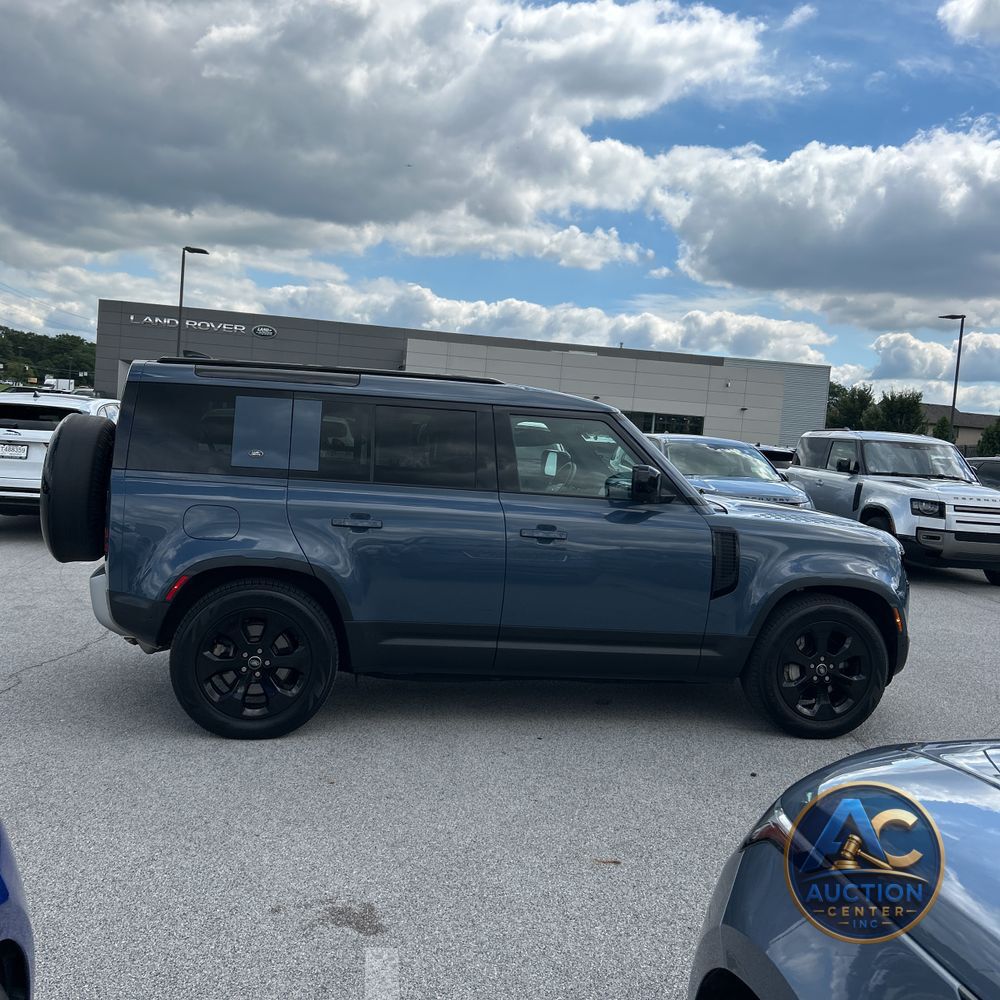 2023 Land Rover Defender 110 SE