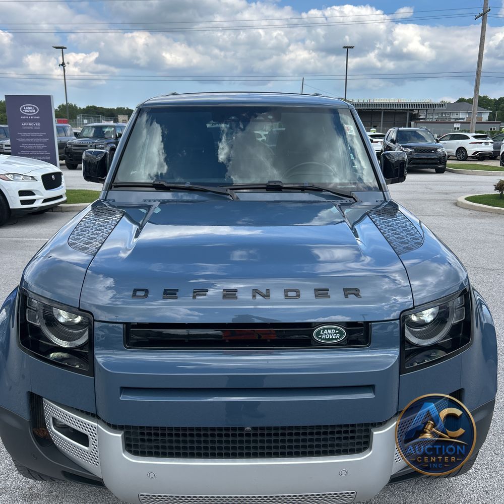 2023 Land Rover Defender 110 SE