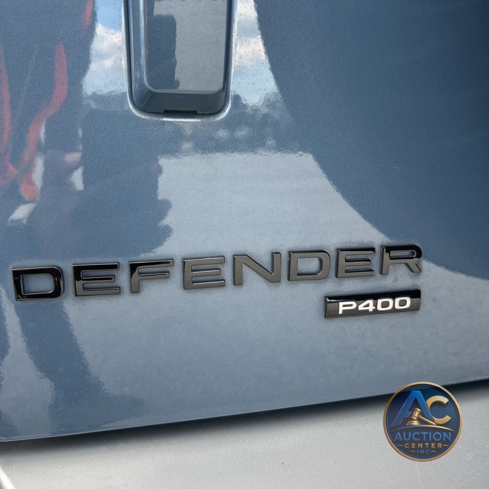 2023 Land Rover Defender 110 SE