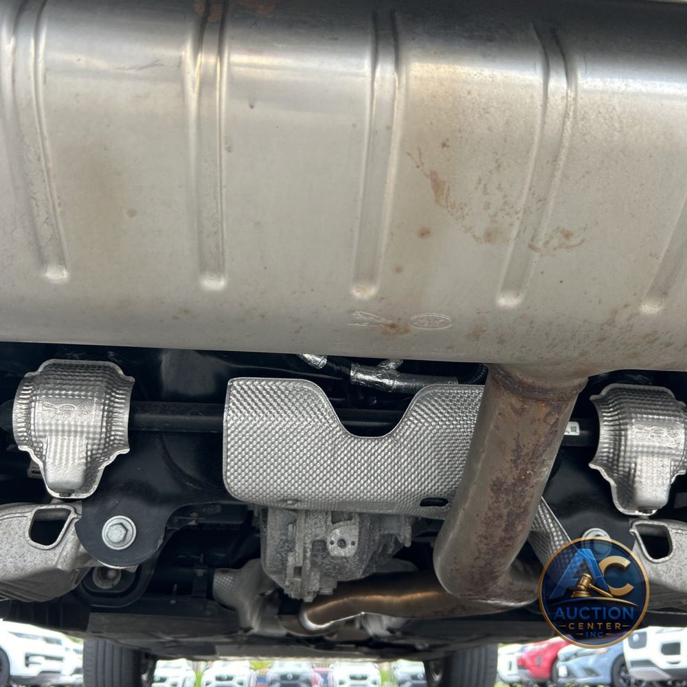 2023 Land Rover Defender 110 SE
