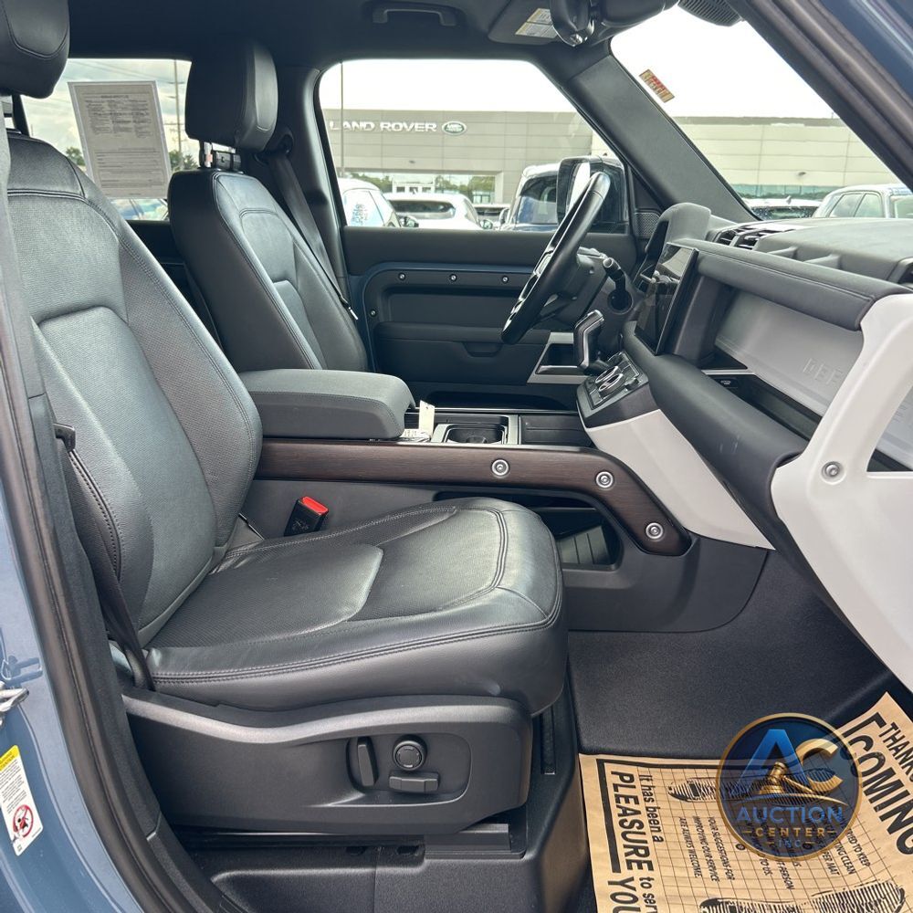 2023 Land Rover Defender 110 SE