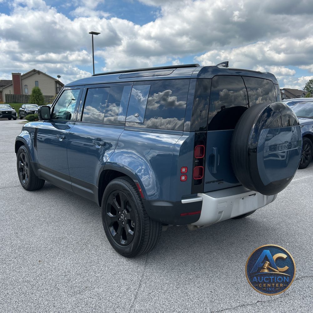 2023 Land Rover Defender 110 SE