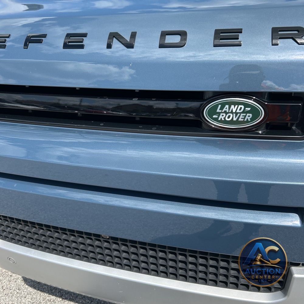 2023 Land Rover Defender 110 SE