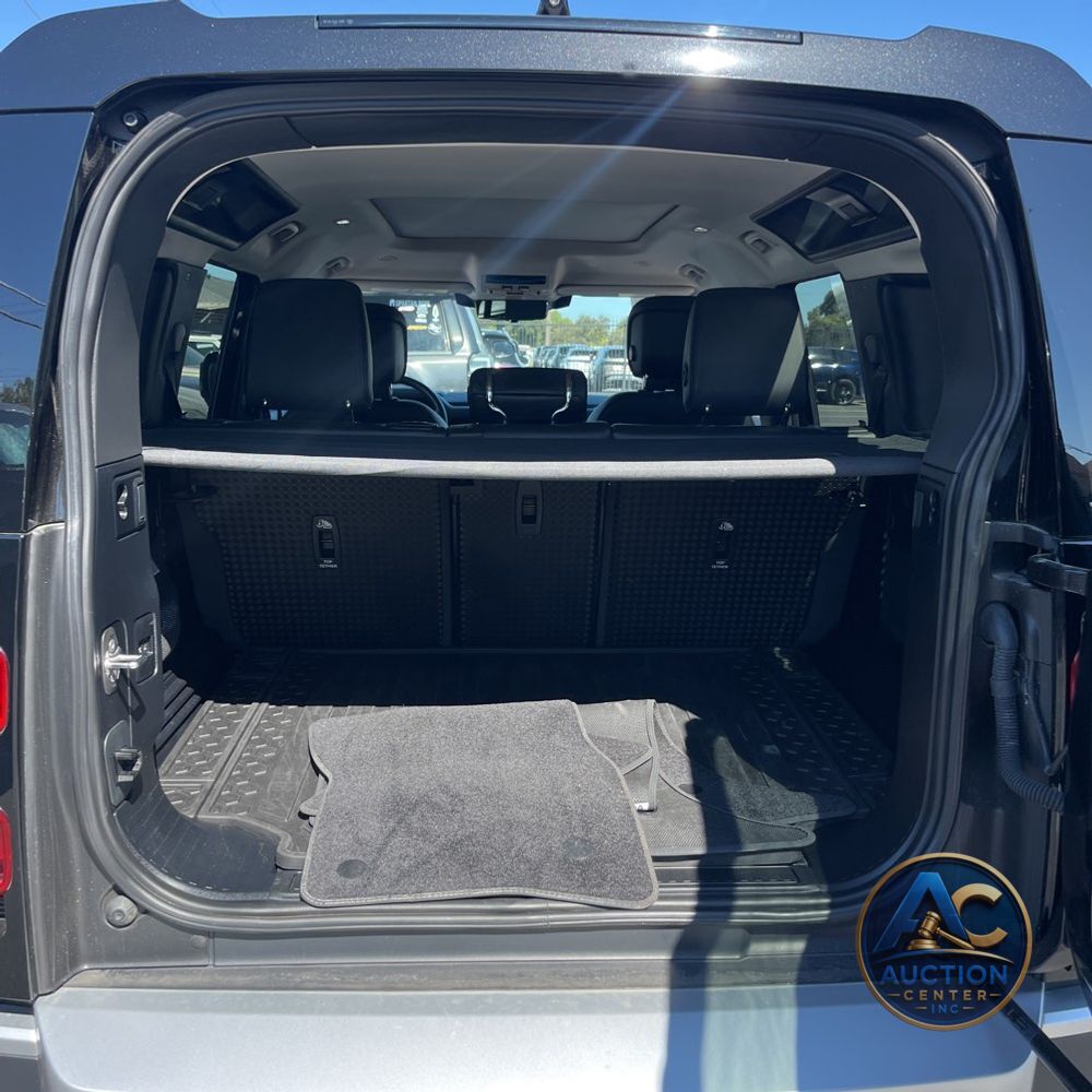 2024 Land Rover Defender 110 V8 P500 SE