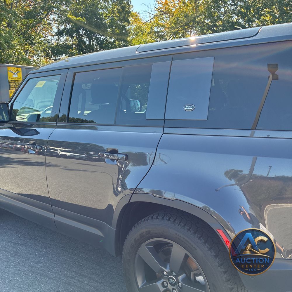 2024 Land Rover Defender 110 V8 P500 SE