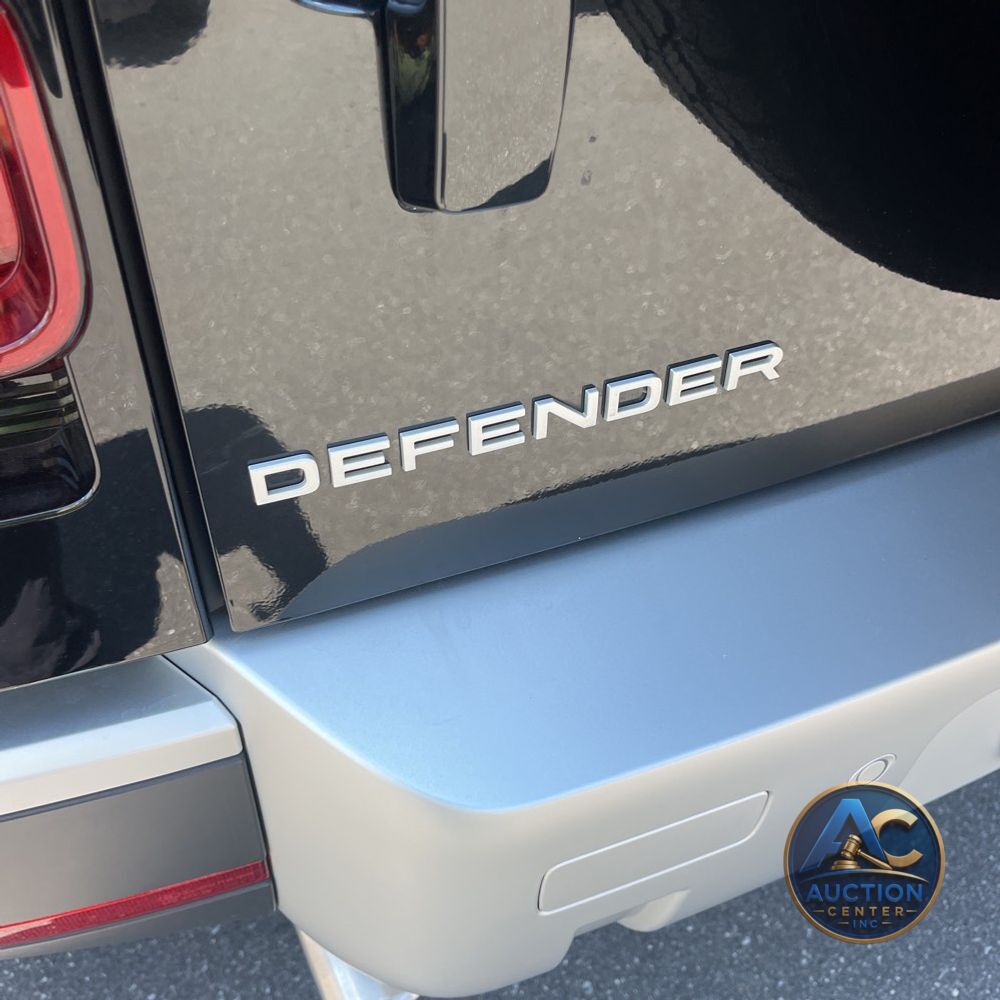 2024 Land Rover Defender 110 V8 P500 SE