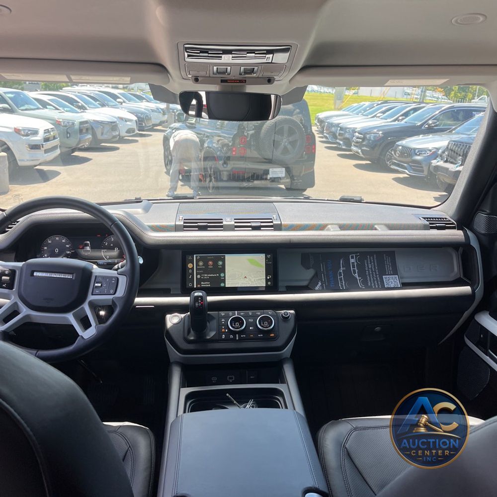 2024 Land Rover Defender 110 V8 P500 SE