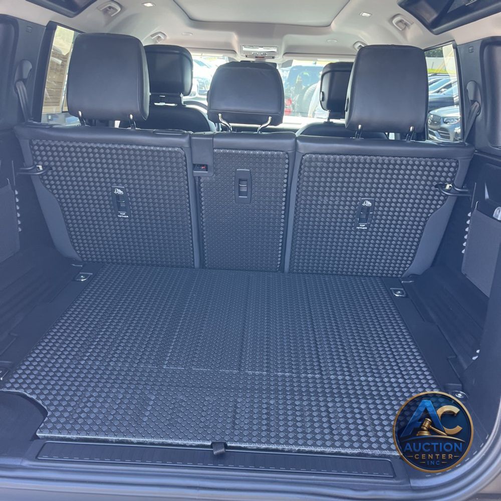 2024 Land Rover Defender 110 V8 P500 SE