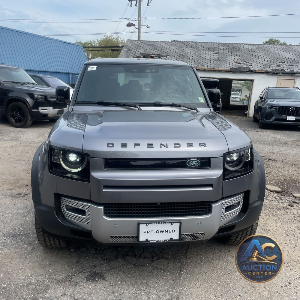 2023 Land Rover Defender 130 SE