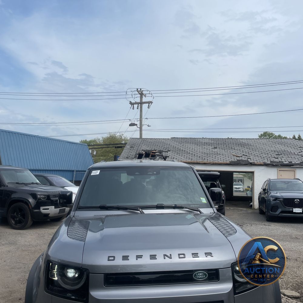 2023 Land Rover Defender 130 SE