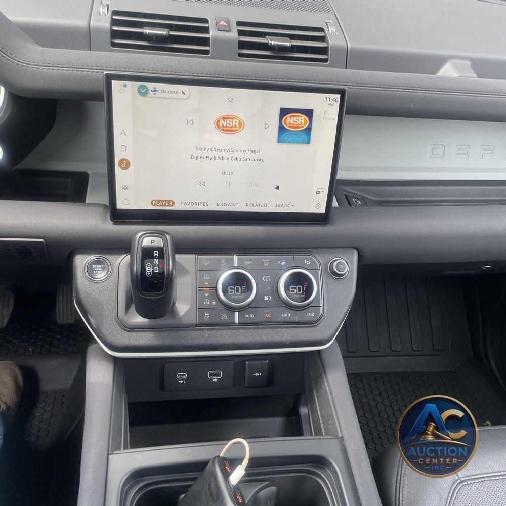 2023 Land Rover Defender 130 SE