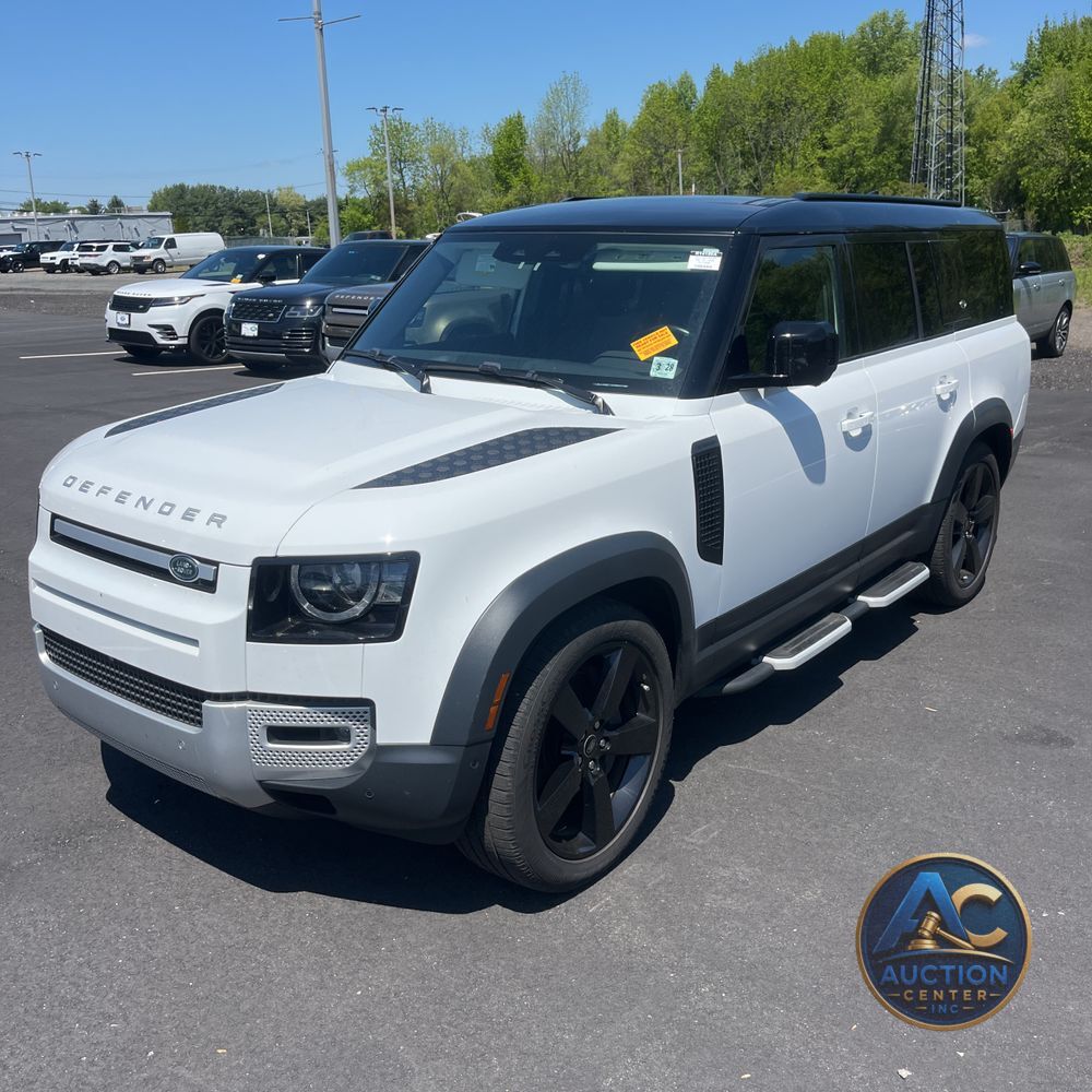 2023 Land Rover Defender 130 SE