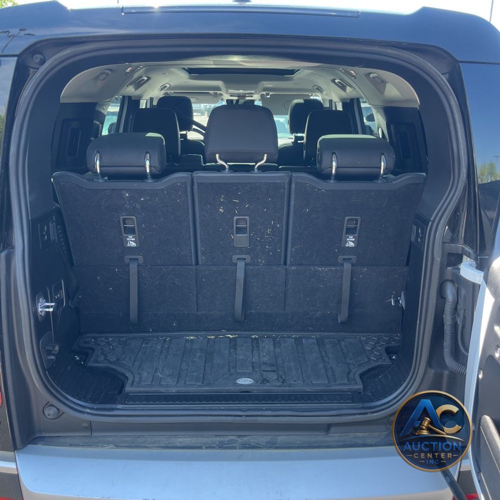 2023 Land Rover Defender 130 SE