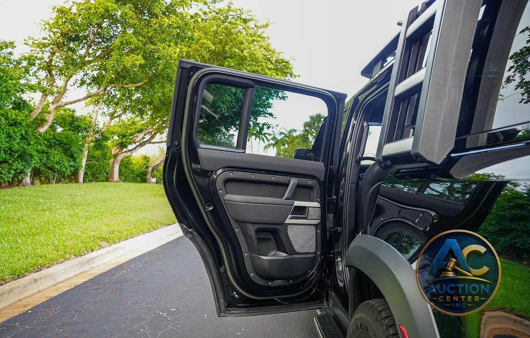 2023 Land Rover Defender 130 SE Trophy Edition