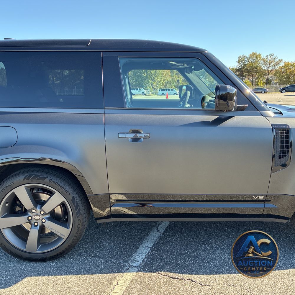2024 Land Rover Defender 90 Carp Ed V8 P525