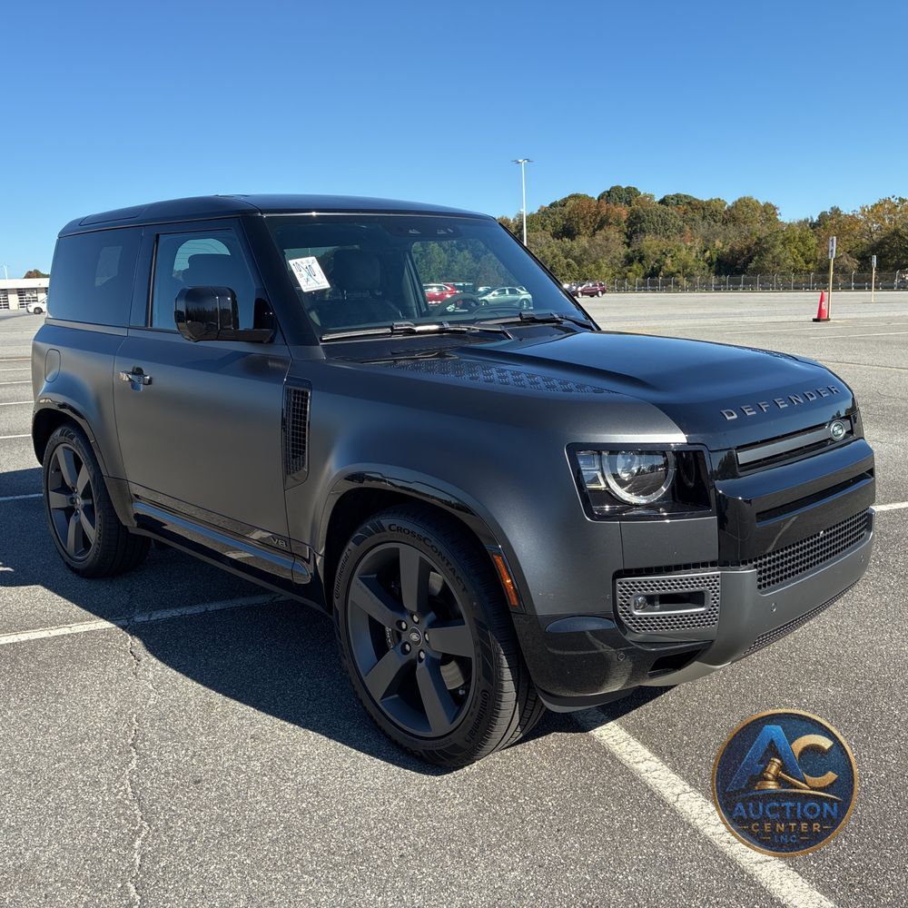 2024 Land Rover Defender 90 Carp Ed V8 P525