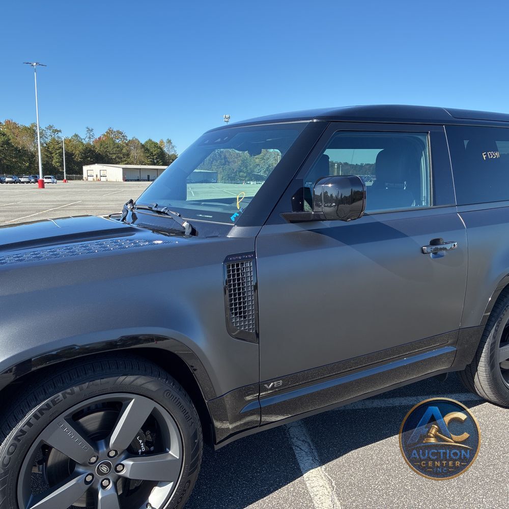 2024 Land Rover Defender 90 Carp Ed V8 P525