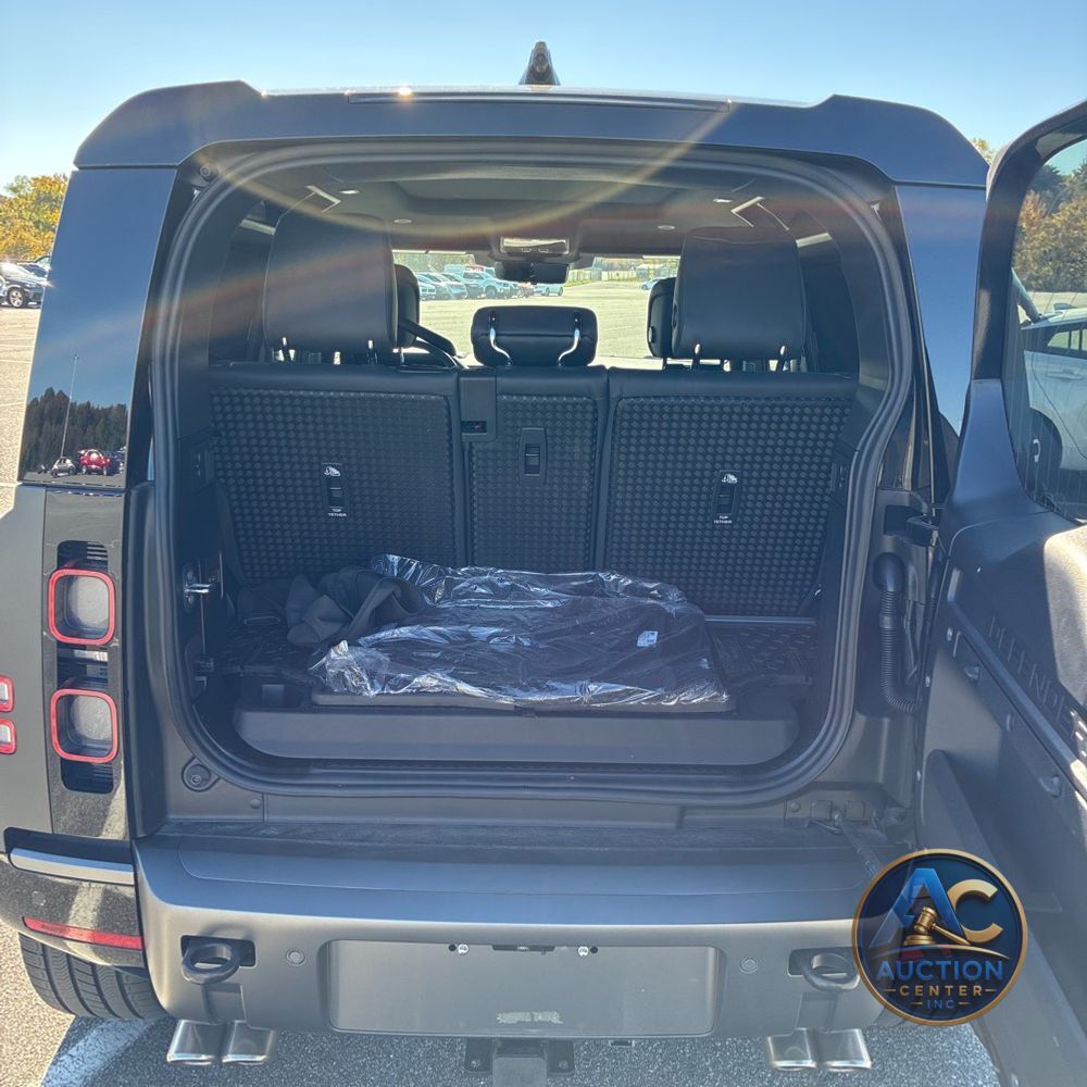 2024 Land Rover Defender 90 Carp Ed V8 P525