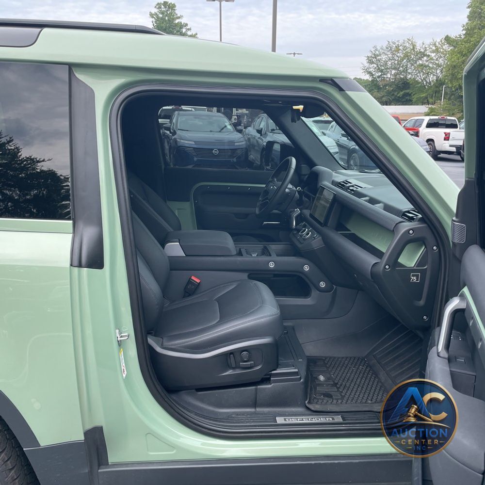 2023 Land Rover Defender 110 Standard