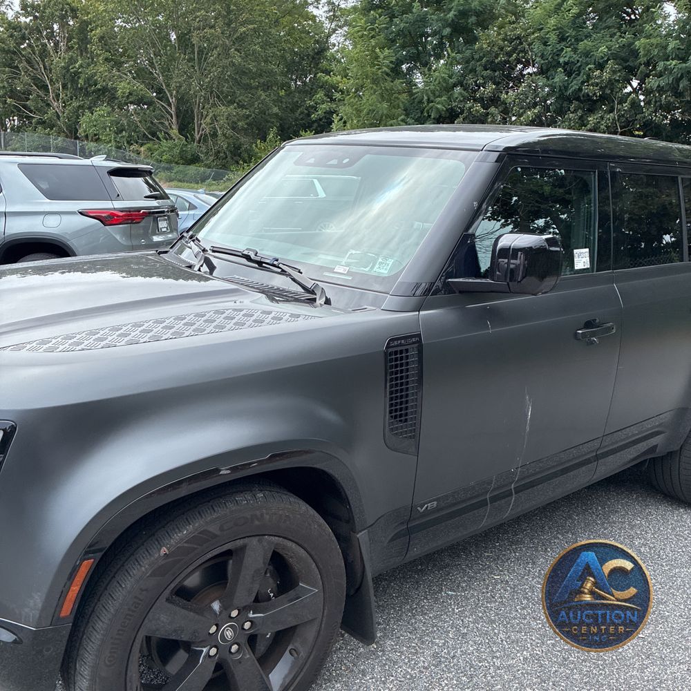 2023 Land Rover Defender 110 Carpathian Ed V8
