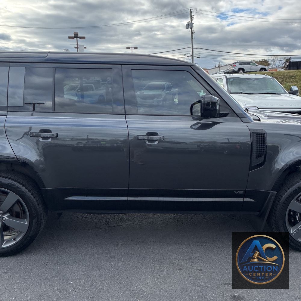 2024 Land Rover Defender 110 Carp Ed V8 P525