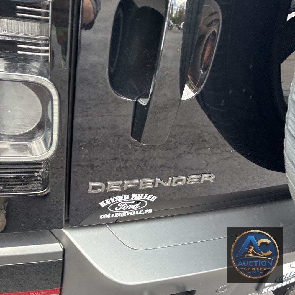 2024 Land Rover Defender 110 Carp Ed V8 P525
