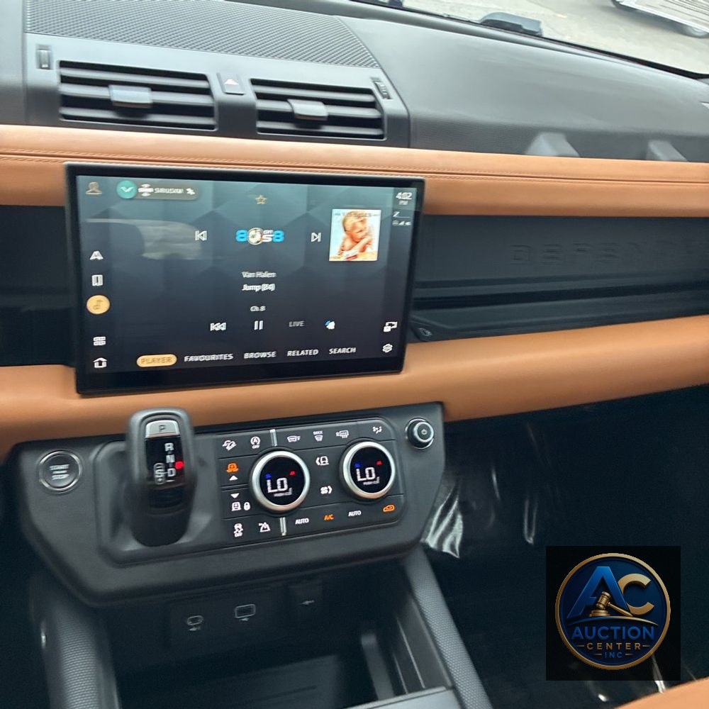 2024 Land Rover Defender 110 Carp Ed V8 P525
