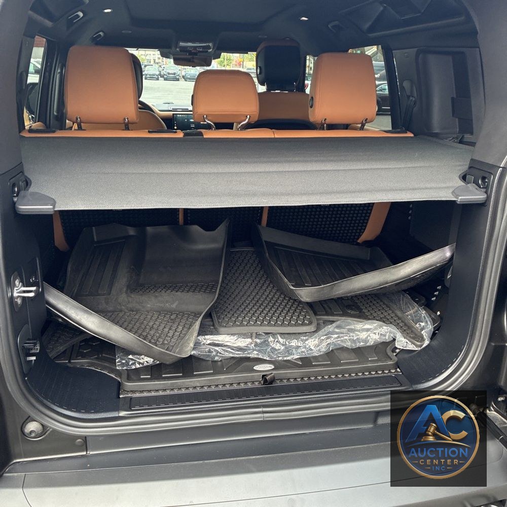 2024 Land Rover Defender 110 Carp Ed V8 P525