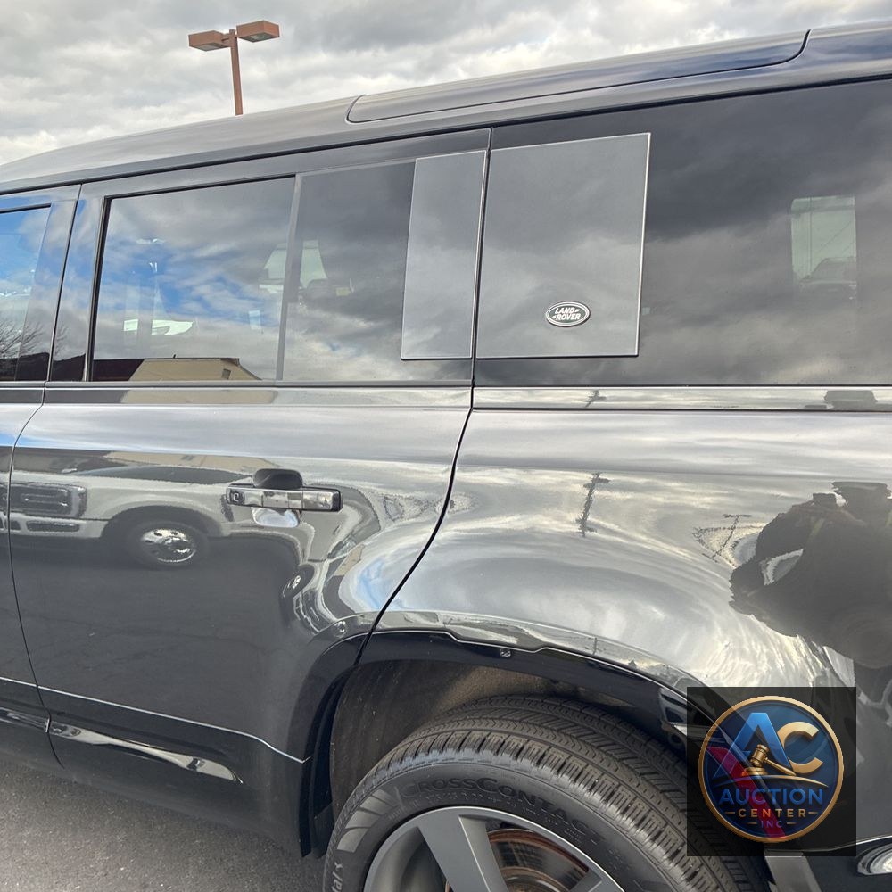 2024 Land Rover Defender 110 Carp Ed V8 P525