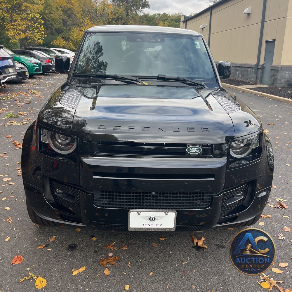 2025 Land Rover Defender 110 V8 P525