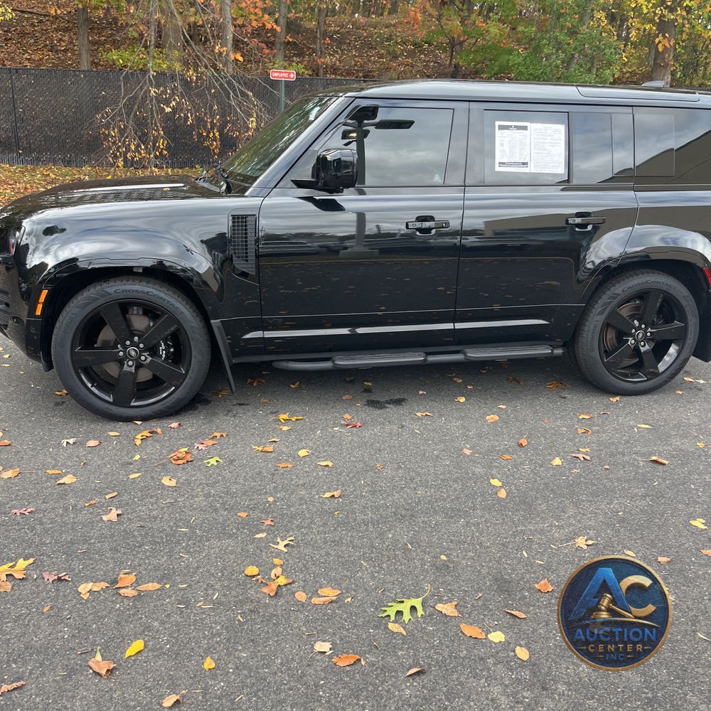 2025 Land Rover Defender 110 V8 P525