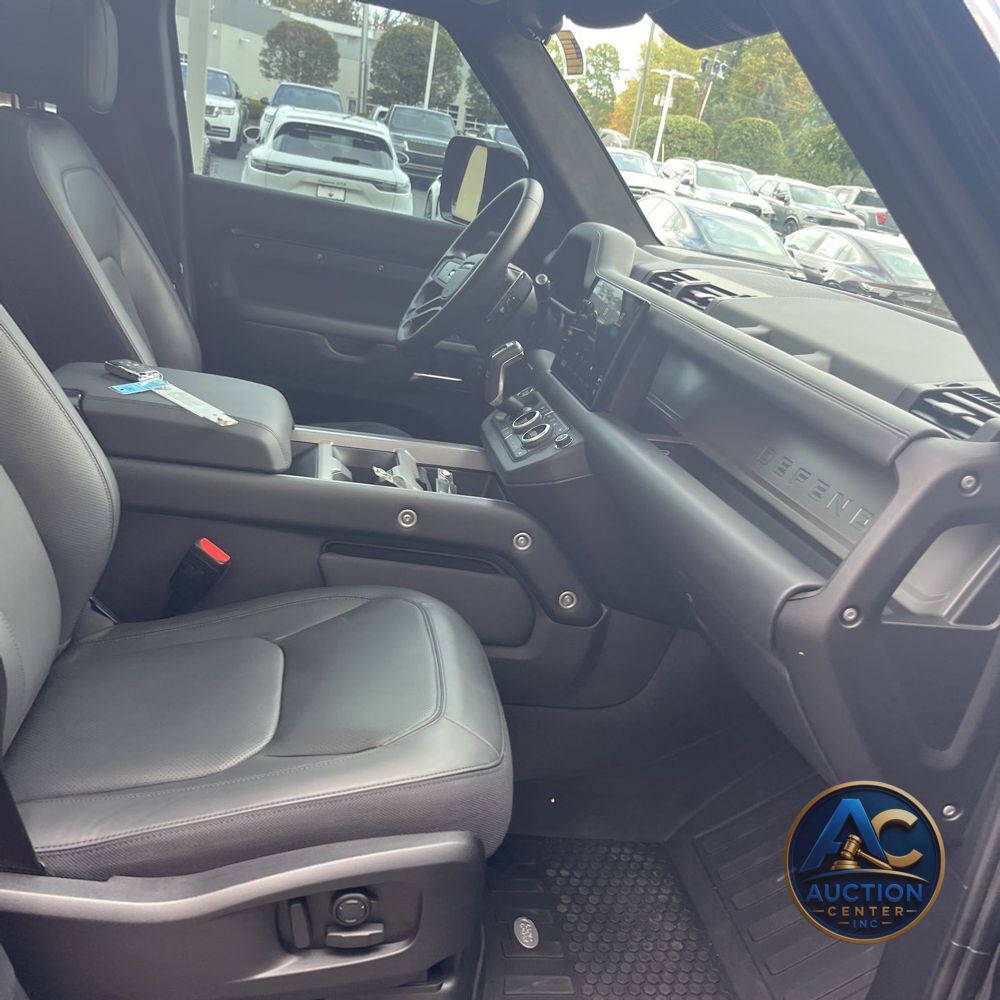 2025 Land Rover Defender 110 V8 P525