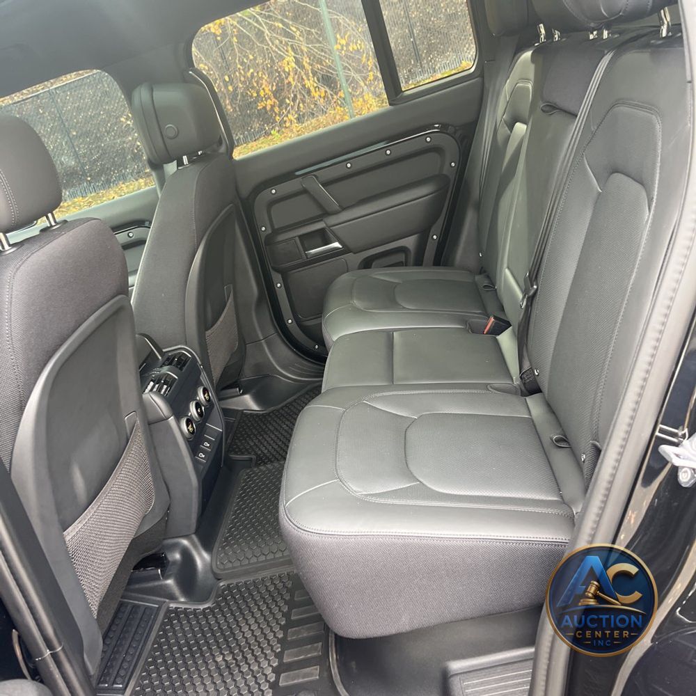 2025 Land Rover Defender 110 V8 P525