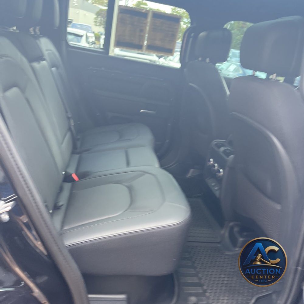 2025 Land Rover Defender 110 V8 P525