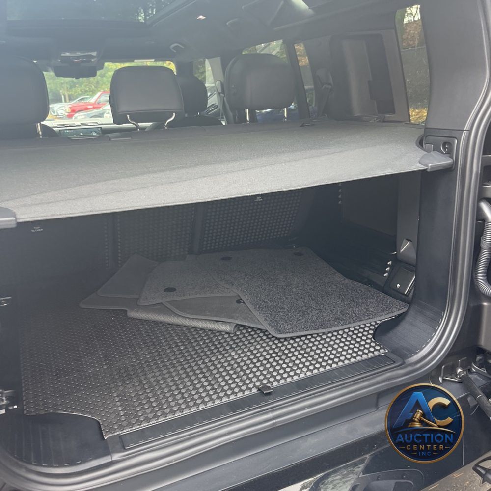 2025 Land Rover Defender 110 V8 P525
