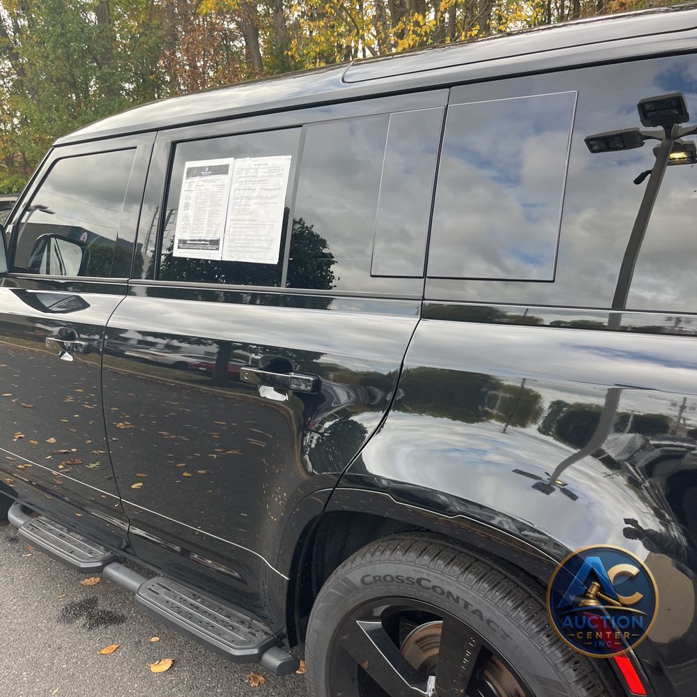 2025 Land Rover Defender 110 V8 P525