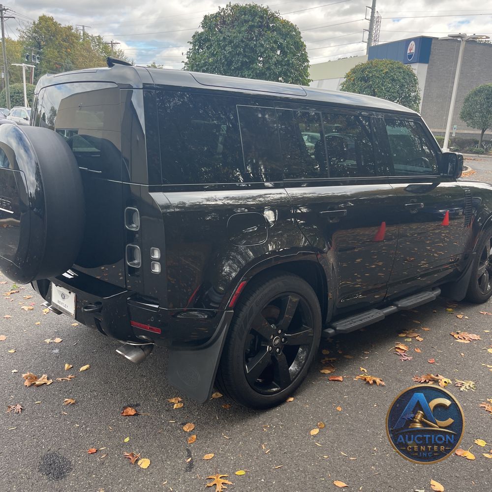 2025 Land Rover Defender 110 V8 P525