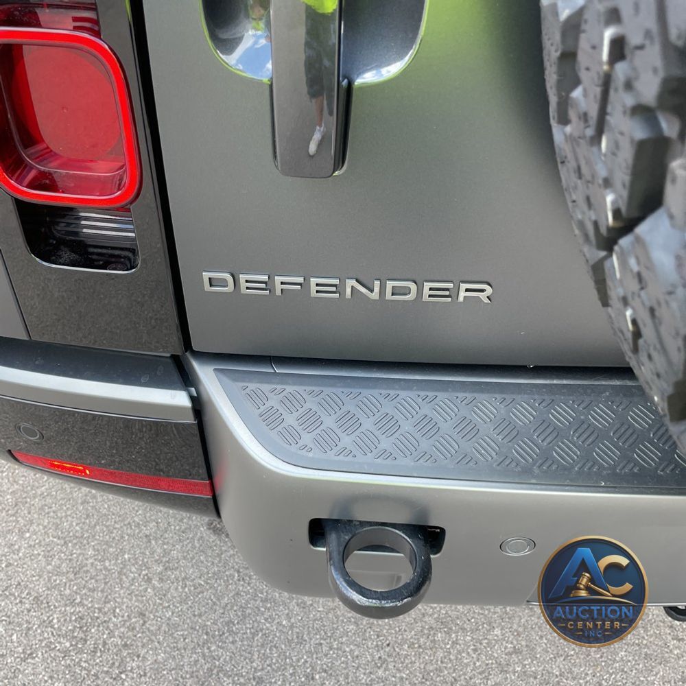 2024 Land Rover Defender 130 Outbound P400