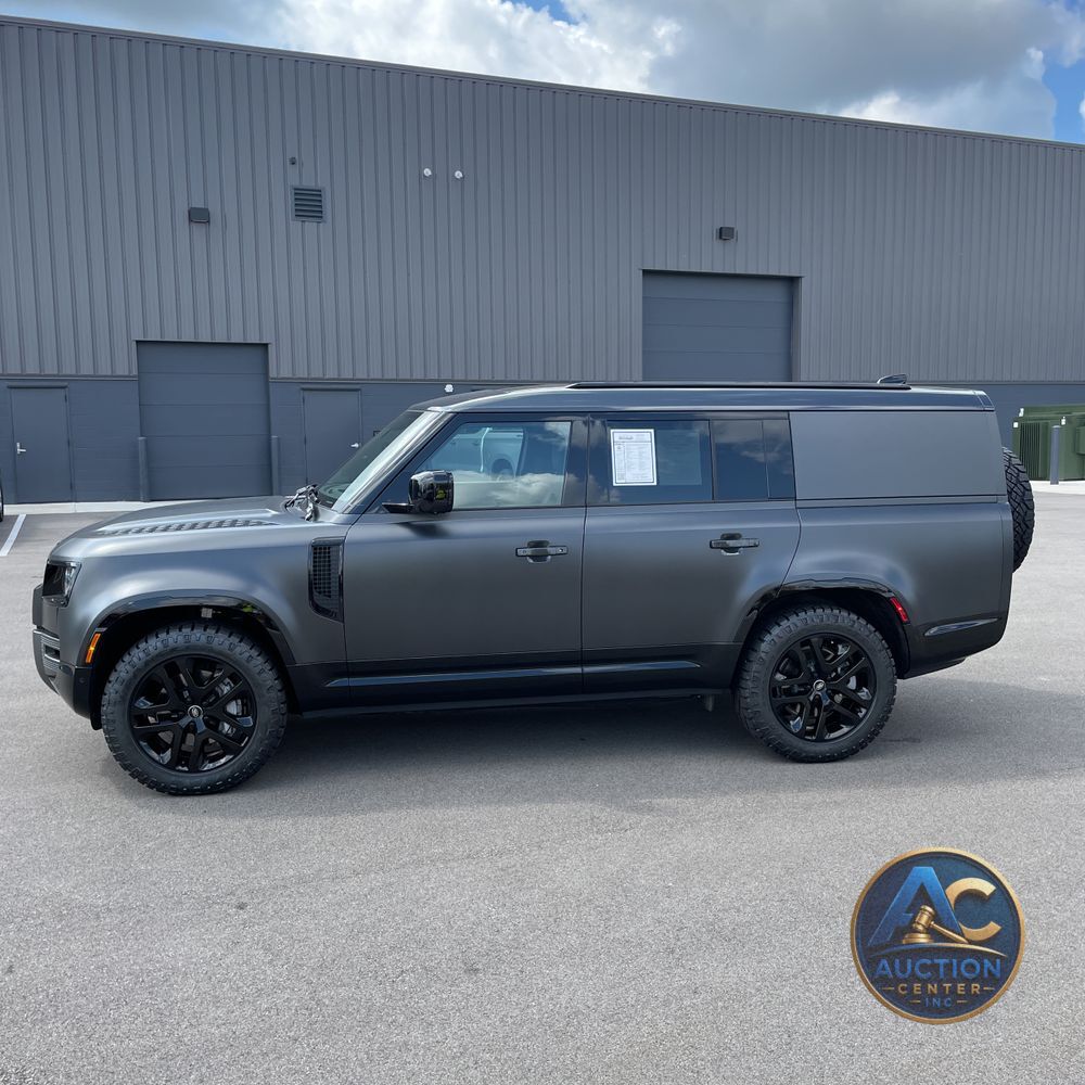 2024 Land Rover Defender 130 Outbound P400