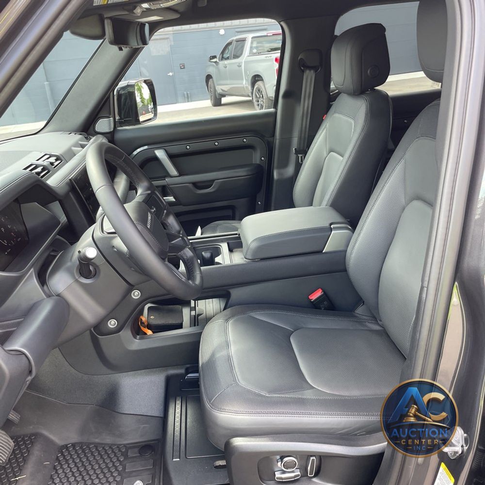 2024 Land Rover Defender 130 Outbound P400