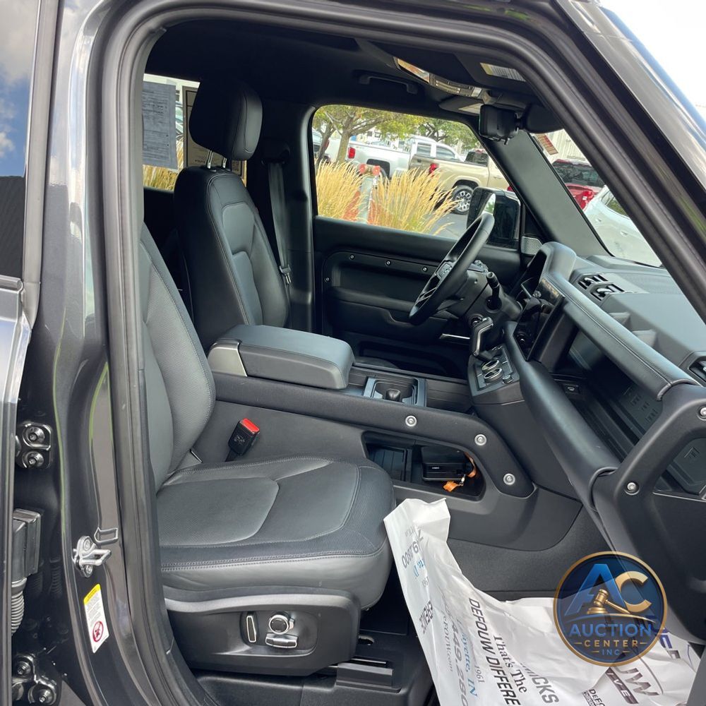 2024 Land Rover Defender 130 Outbound P400