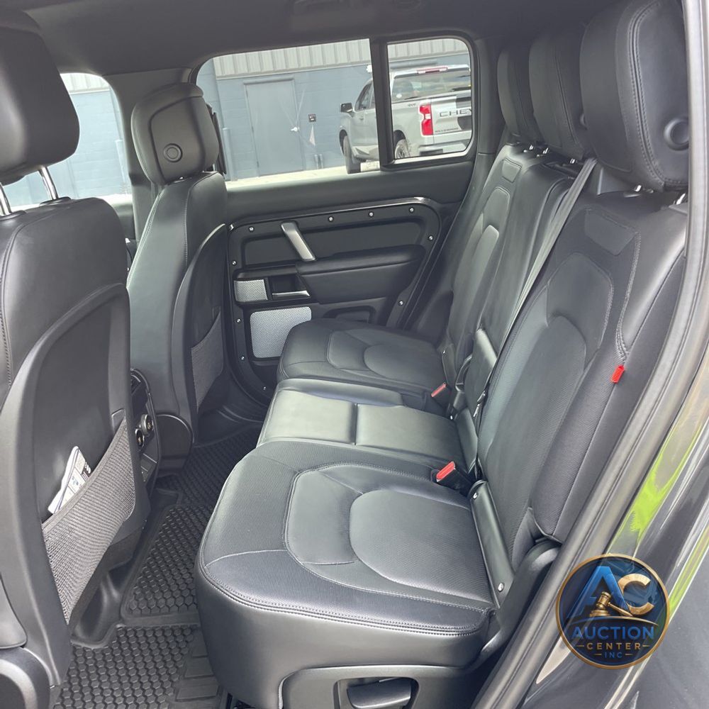 2024 Land Rover Defender 130 Outbound P400