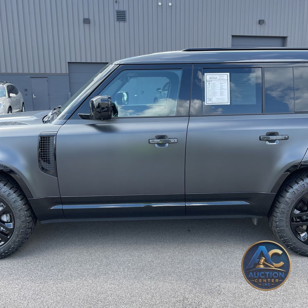 2024 Land Rover Defender 130 Outbound P400