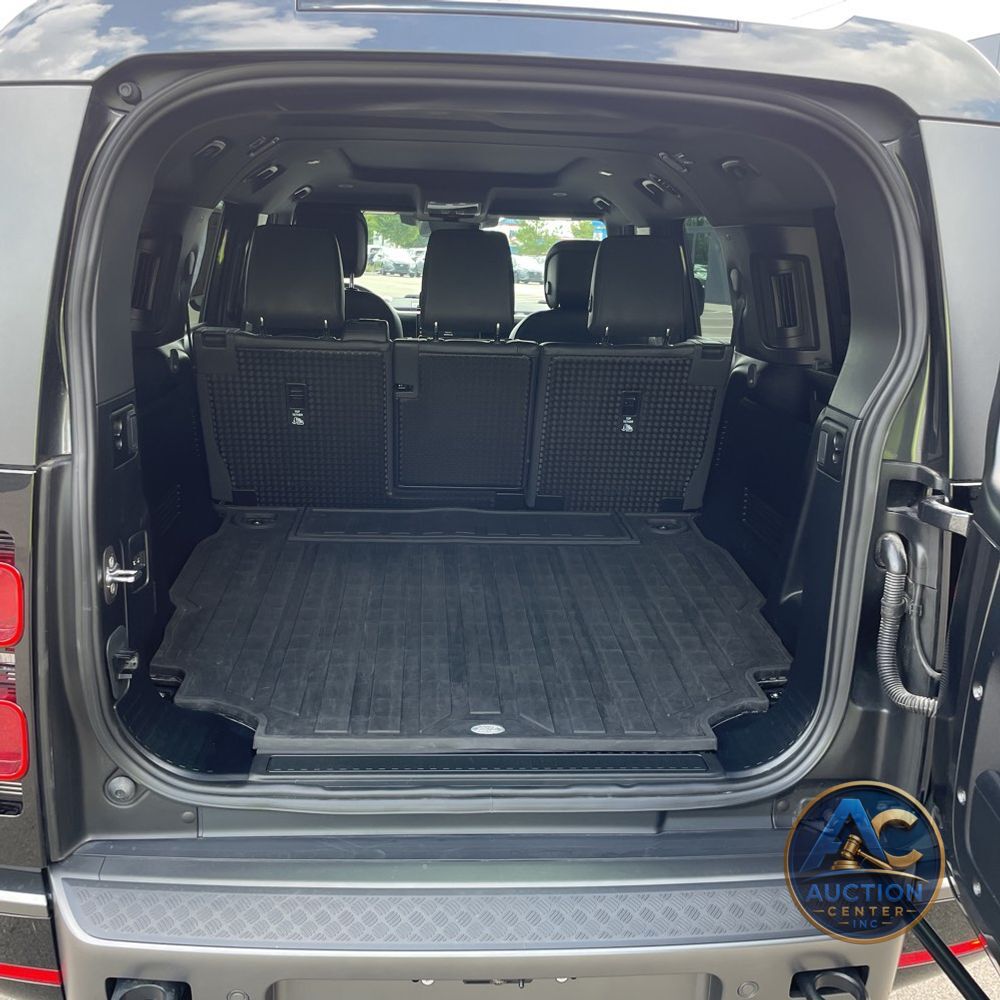2024 Land Rover Defender 130 Outbound P400