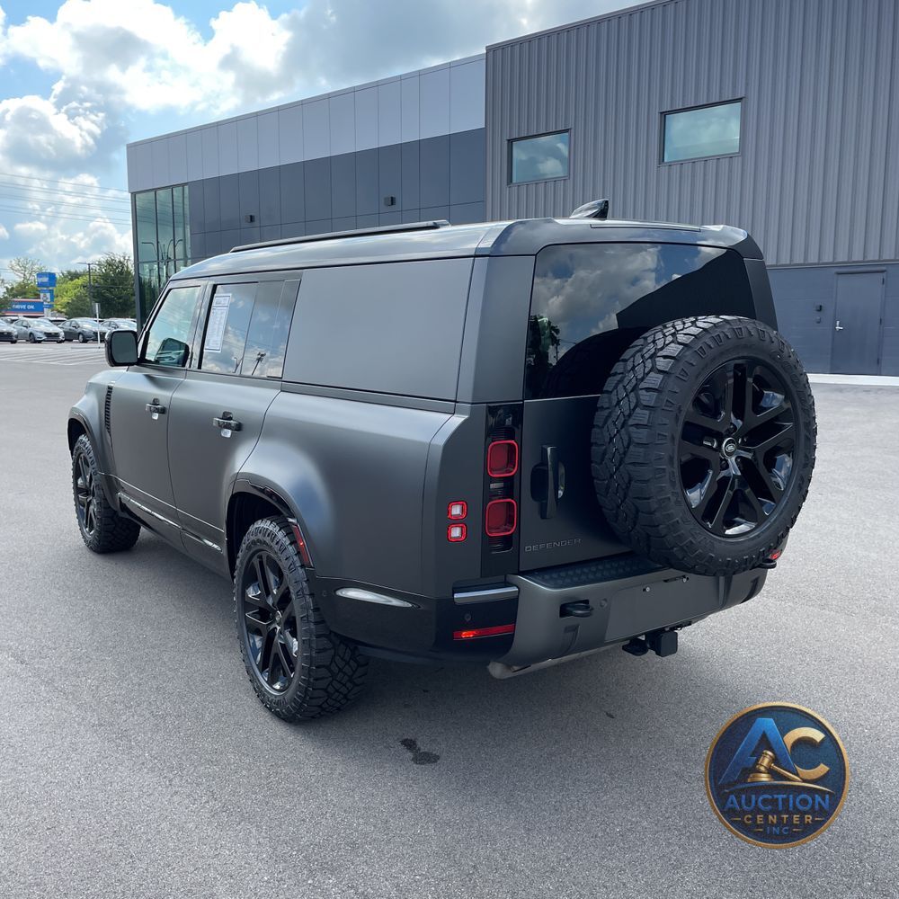 2024 Land Rover Defender 130 Outbound P400