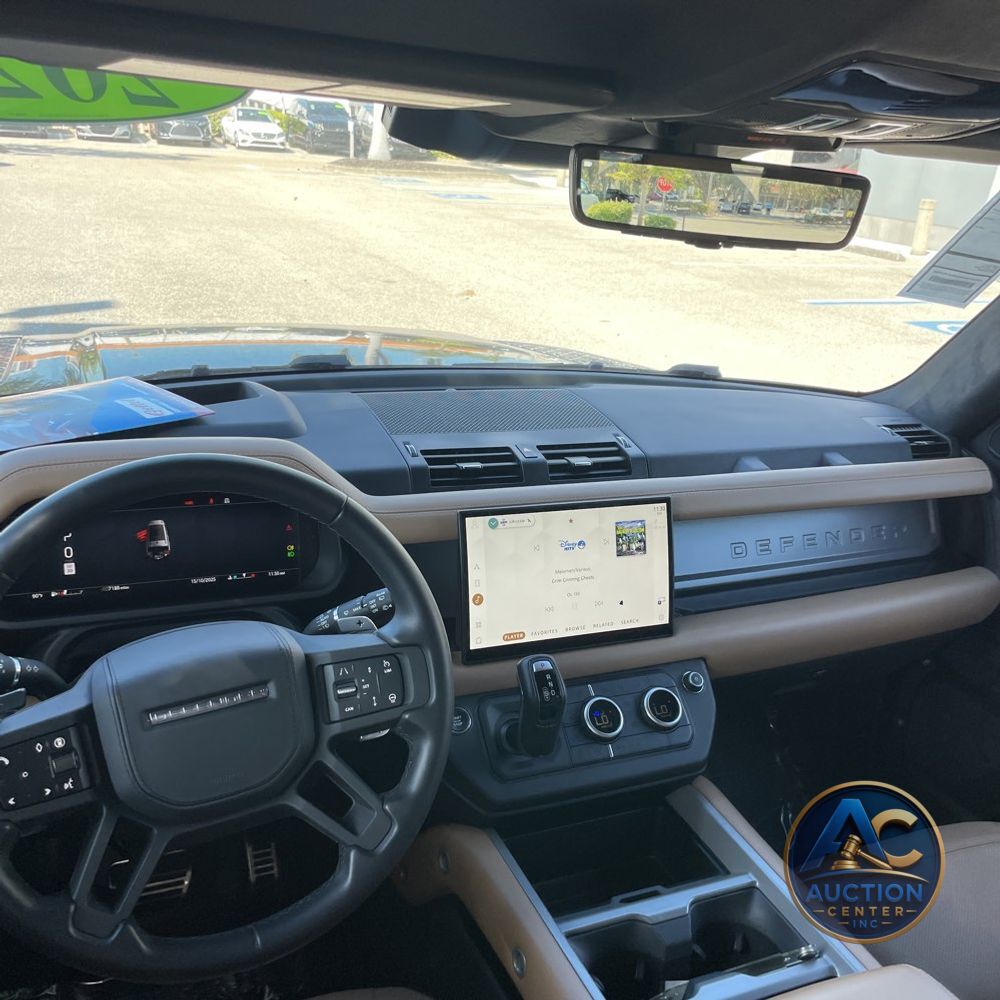 2025 Land Rover Defender 130 V8 P500