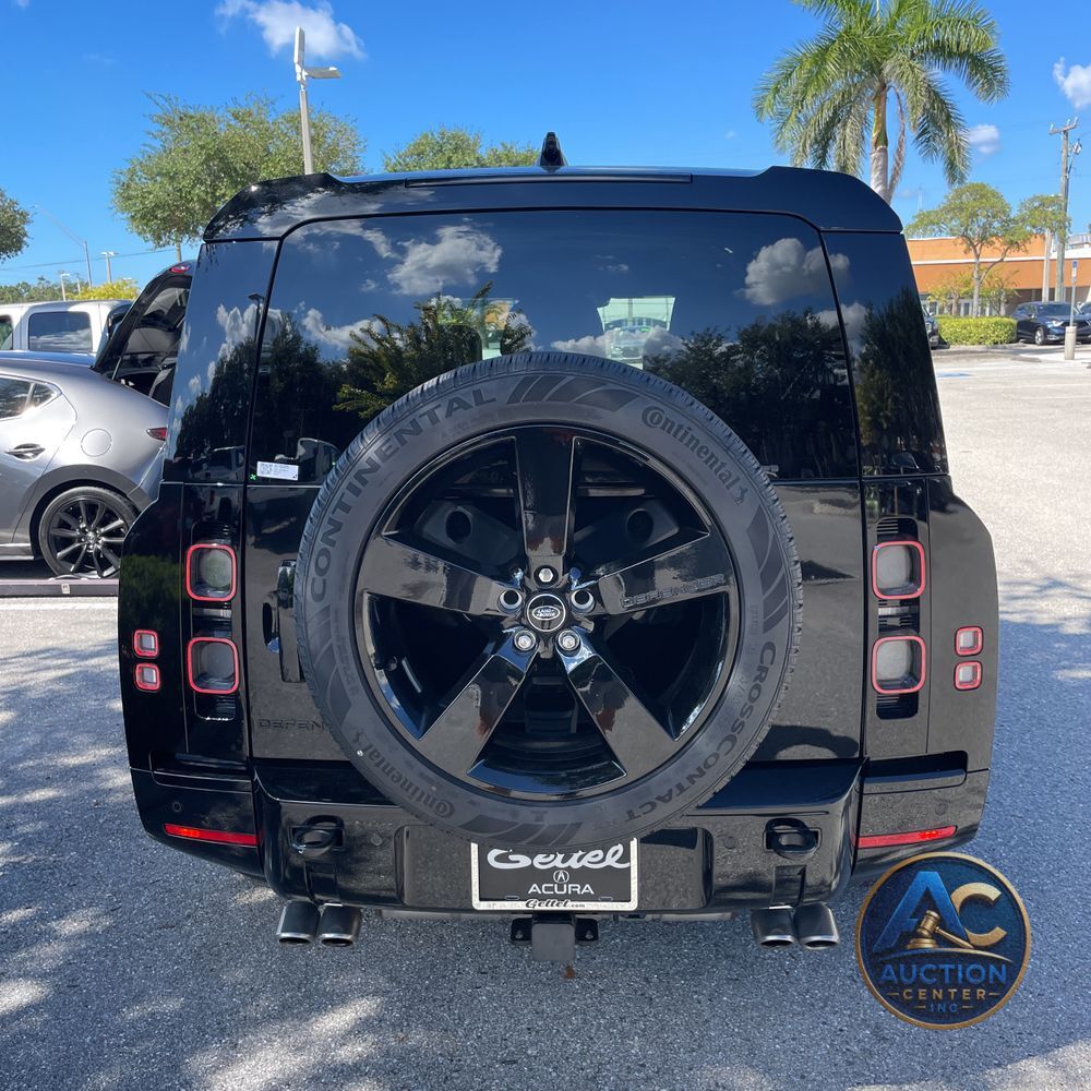 2025 Land Rover Defender 130 V8 P500