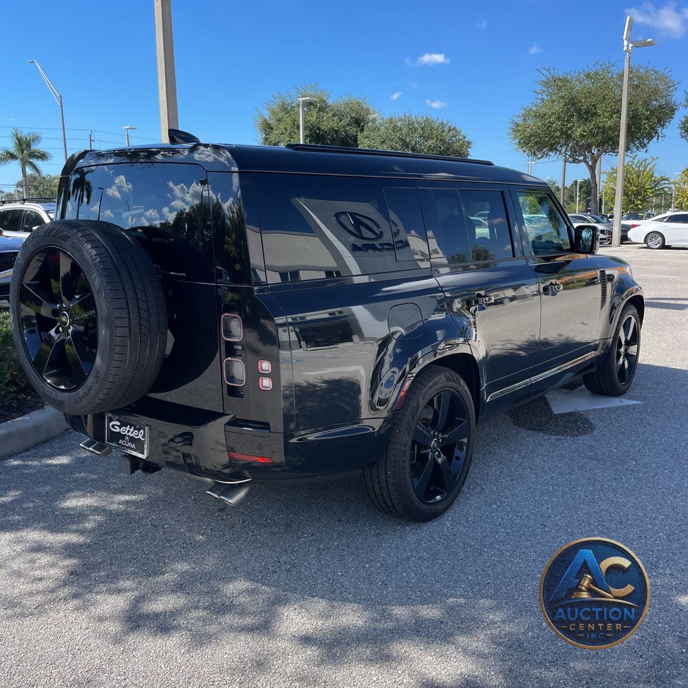 2025 Land Rover Defender 130 V8 P500