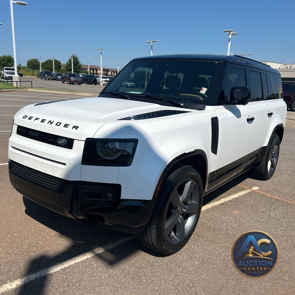 2025 Land Rover Defender 130 V8 P500