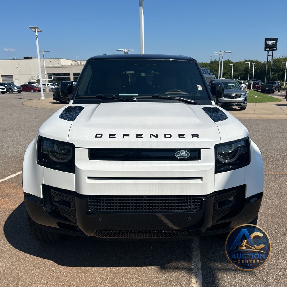 2025 Land Rover Defender 130 V8 P500